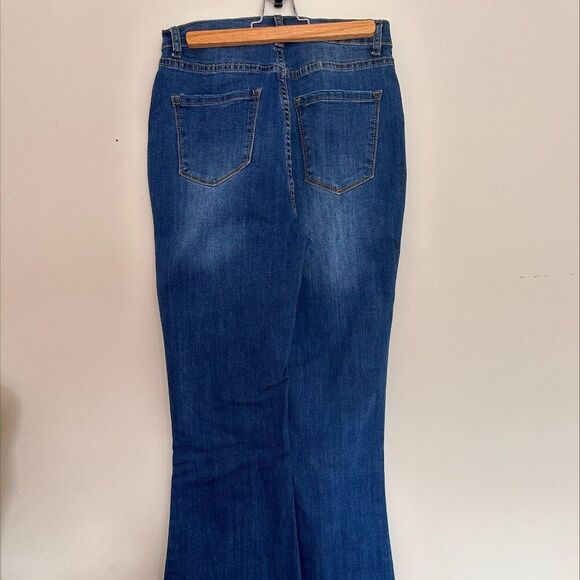 Shein flare or bell bottom jean, EUC, sz 30/32/classic indigo, wide legged - Picture 6 of 16